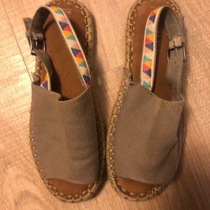 Open-toe comfortable mule